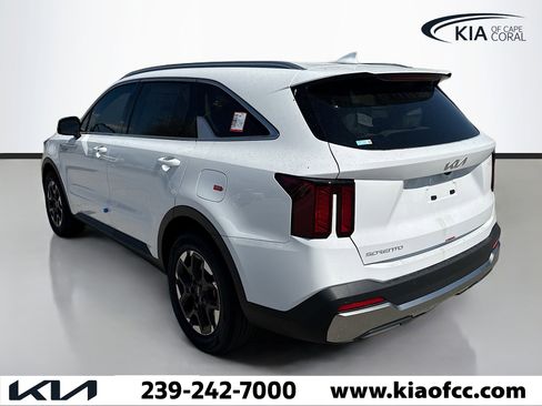 New 2026 Kia Sorento S image 3