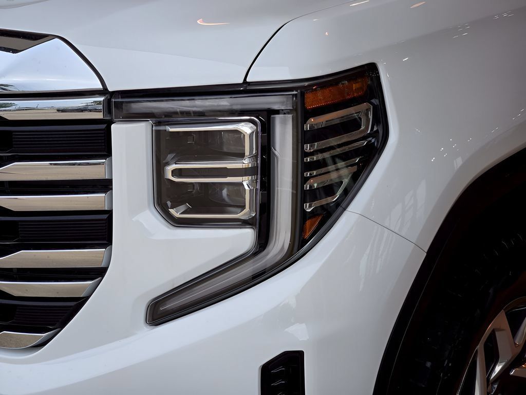 Used 2023 GMC Sierra 1500 SLT AWD/4WD image 8