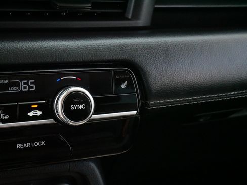 Used 2025 Honda Pilot EX-L image 30