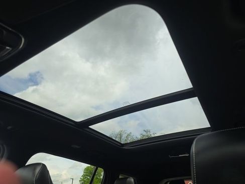 Certified 2025 Jeep Grand Cherokee L Limited w/ Black Appearance Package image 30