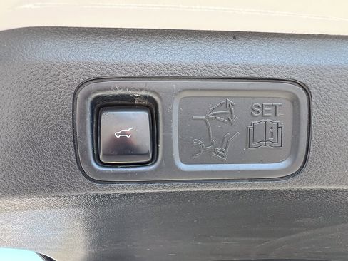 Used 2020 Ford Expedition XLT w/ Equipment Group 202A image 10