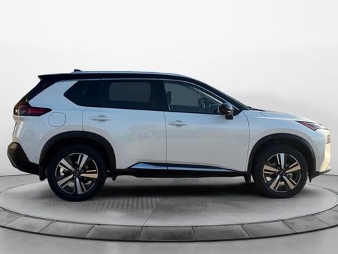 Used 2023 Nissan Rogue SL w/ SL Premium Package AWD/4WD image 2