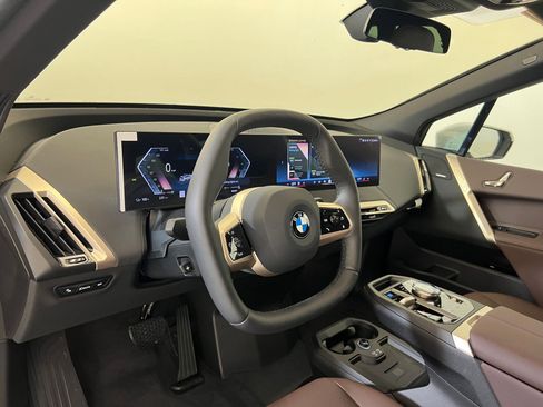 New 2026 BMW iX xDrive60 image 4