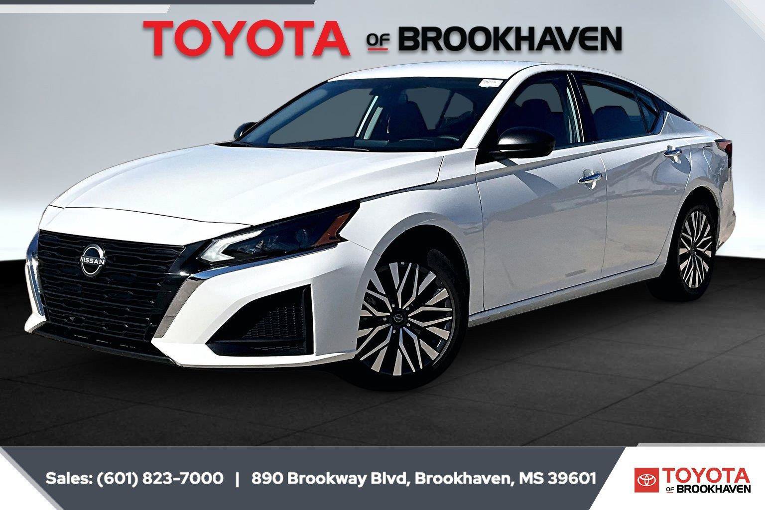 Used 2025 Nissan Altima 2.5 SV FWD image 10