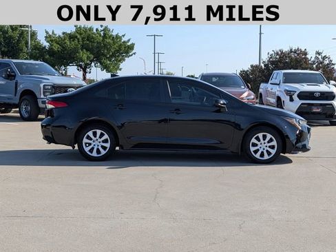 Used 2025 Toyota Corolla LE FWD image 4