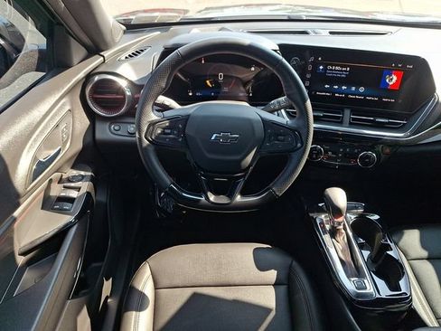 Certified 2025 Chevrolet Trax RS w/ Driver Confidence Package FWD image 11