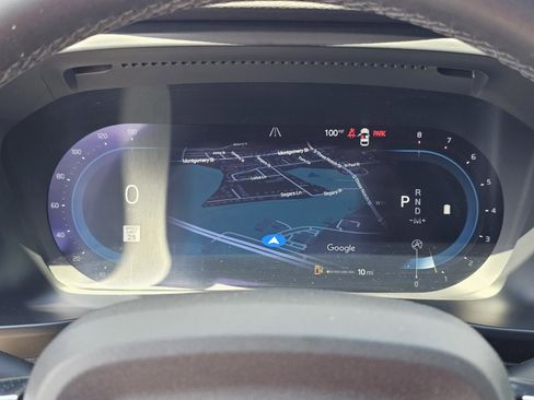 Used 2023 Volvo XC40 B5 Core image 21