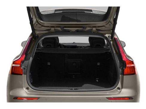 Used 2020 Volvo V60 T5 Momentum w/ Protection Package Premier FWD image 11