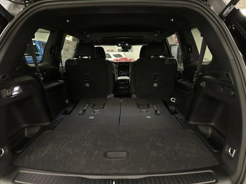 New 2025 Jeep Grand Cherokee L Laredo w/ Luxury Tech Group I image 9