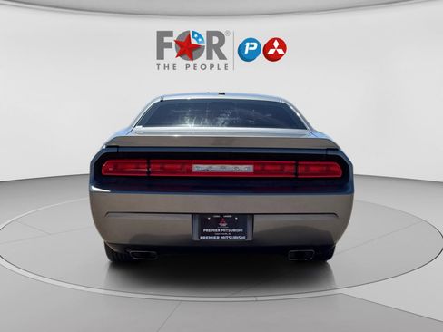 Used 2012 Dodge Challenger SXT image 4