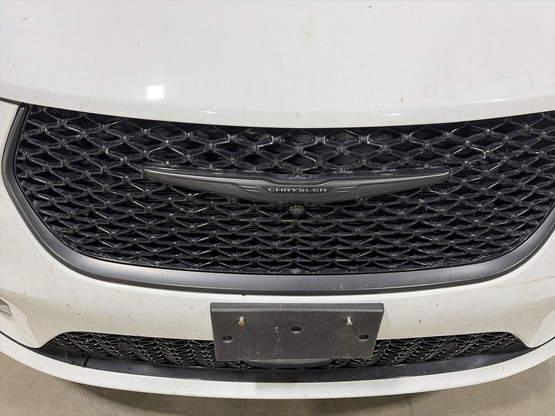 Used 2024 Chrysler Pacifica Premium FWD image 33