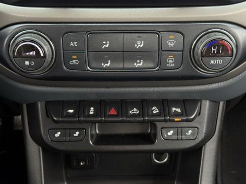 Used 2020 Chevrolet Colorado Z71 image 18