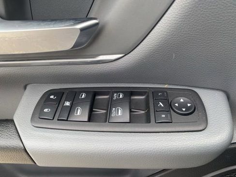 Used 2022 RAM 1500 Big Horn AWD/4WD image 11