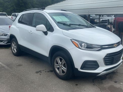 Used 2022 Chevrolet Trax LT w/ LT Convenience Package AWD/4WD image 14