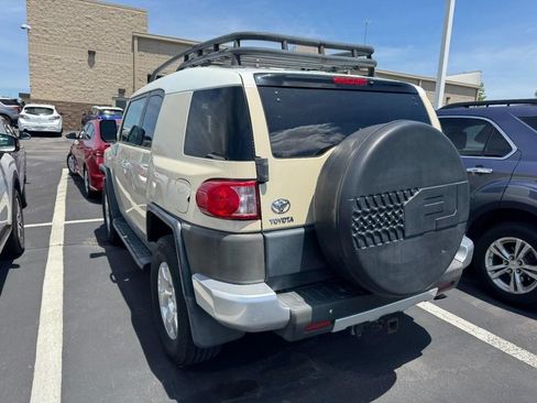 Used 2008 Toyota FJ Cruiser 4WD image 4
