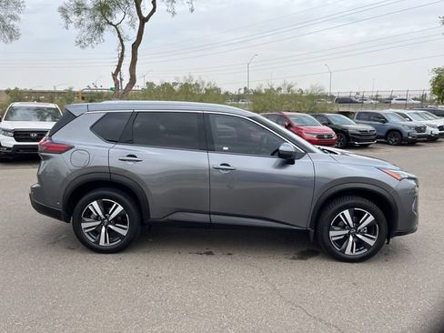 Used 2025 Nissan Rogue SL w/ SL Premium Package AWD/4WD image 26
