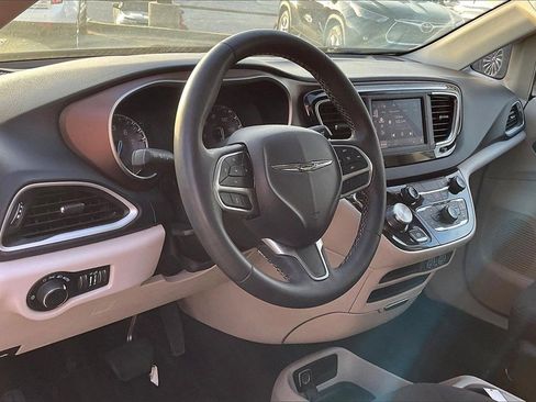 Used 2023 Chrysler Voyager LX image 36