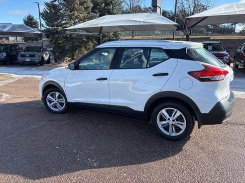Used 2018 Nissan Kicks S image 6