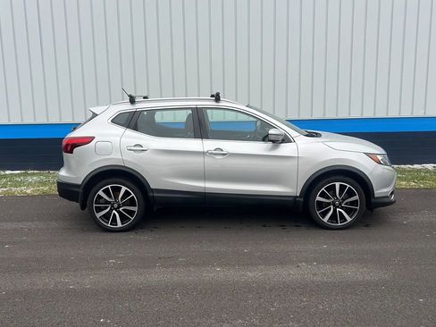 Used 2017 Nissan Rogue Sport SL w/ SL Premium Package image 4