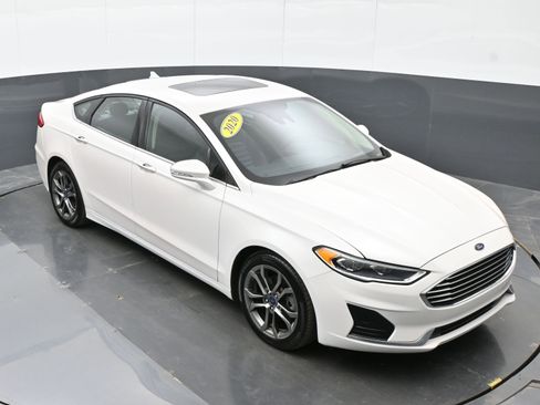 Used 2020 Ford Fusion SEL image 29