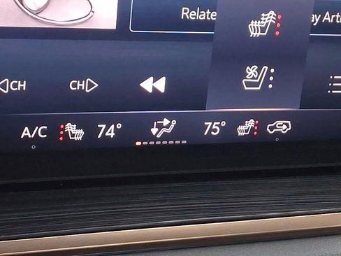 Used 2025 Buick Envision Avenir image 25