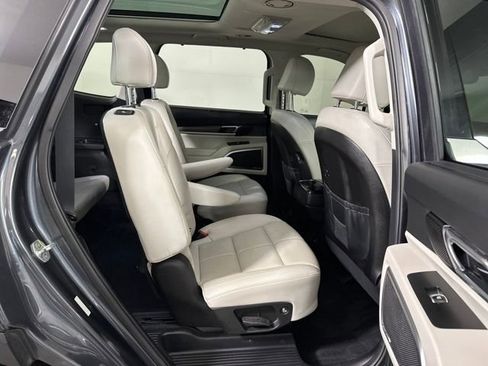 Used 2022 Kia Telluride SX w/ Towing Package image 28
