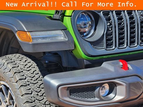Used 2025 Jeep Wrangler Unlimited Rubicon w/ Safety Group AWD/4WD image 8