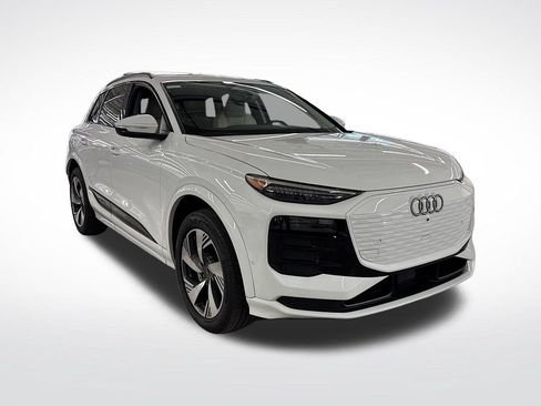 Used 2025 Audi Q6 e-tron Premium Plus w/ Premium Plus AWD/4WD image 7