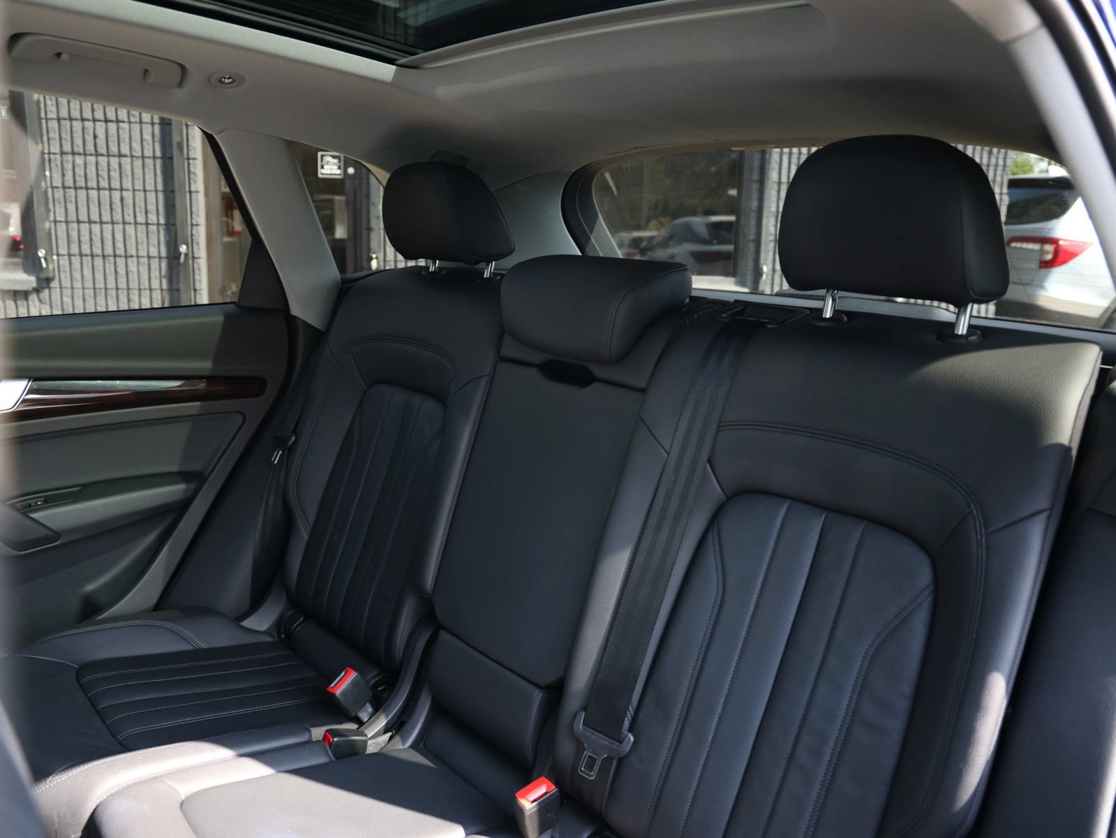 Used 2018 Audi Q5 2.0T Premium Plus w/ Premium Plus Package AWD/4WD image 18