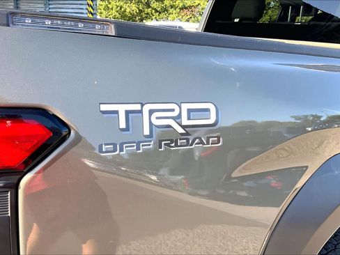 Used 2024 Toyota Tacoma TRD Off-Road AWD/4WD image 10