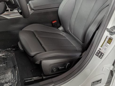 Used 2025 BMW 330i xDrive Sedan w/ Convenience Package image 18