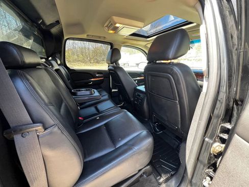Used 2012 Chevrolet Avalanche LTZ AWD/4WD image 12