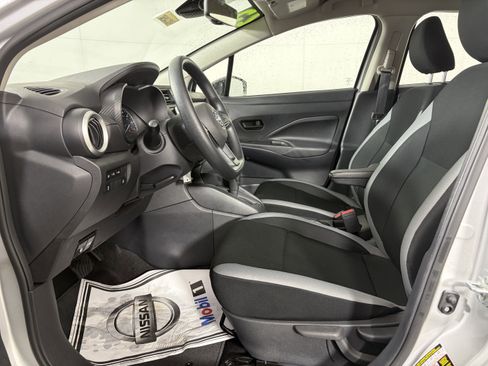 Used 2025 Nissan Versa S w/ Electronics Package image 8