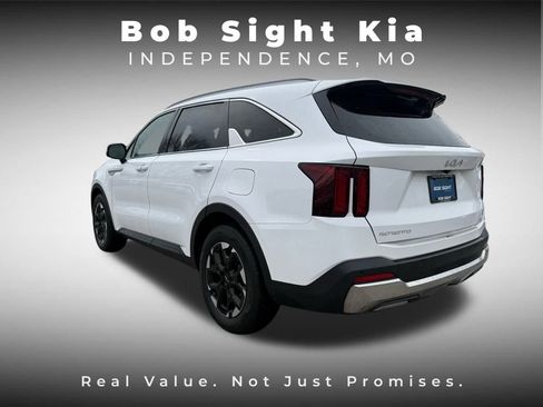 Certified 2024 Kia Sorento S image 13