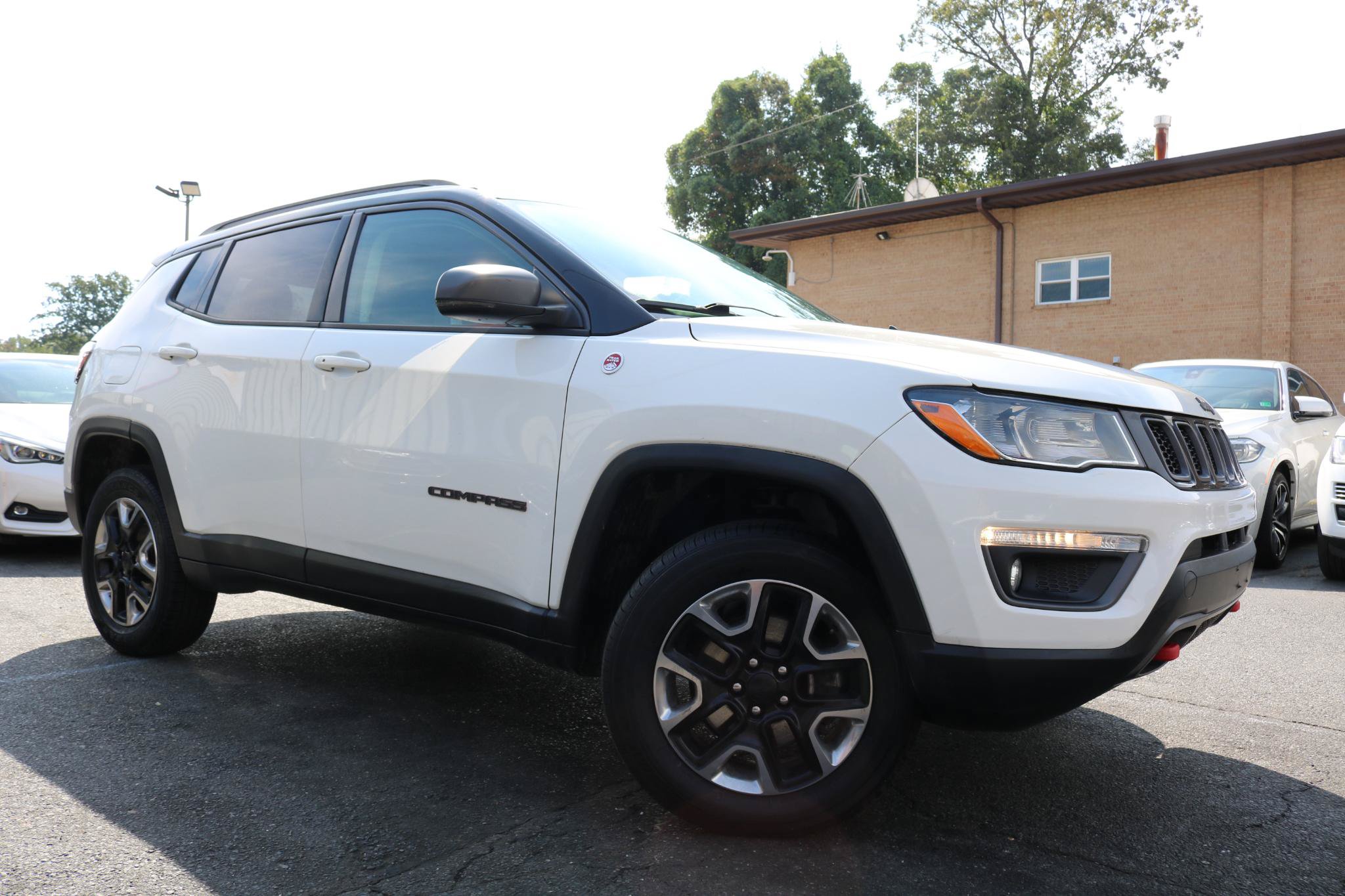 Used 2017 Jeep Compass Trailhawk w/ Leather Interior Group AWD/4WD image 6