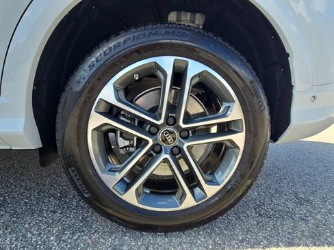 Used 2025 Audi Q5 Premium Plus w/ Premium Plus AWD/4WD image 31