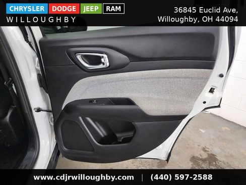 Used 2024 Jeep Compass Latitude AWD/4WD image 30