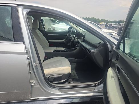 Used 2024 Hyundai Sonata SEL w/ Convenience Package FWD image 8
