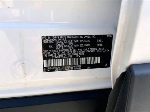Used 2025 Toyota RAV4 XLE FWD image 36