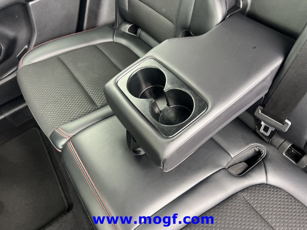 Used 2025 Ford Escape ST-Line FWD image 18
