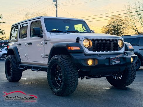 Used 2024 Jeep Wrangler Unlimited Sport image 19
