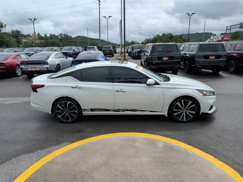 Used 2019 Nissan Altima 2.5 Platinum FWD image 5