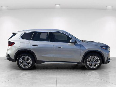 Certified 2025 BMW X1 xDrive28i AWD/4WD image 3