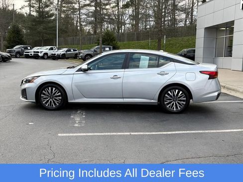 Used 2023 Nissan Altima 2.5 SV FWD image 5