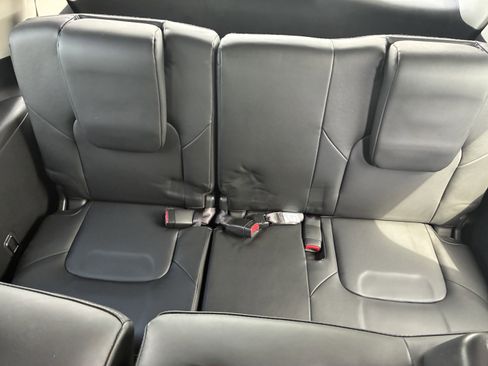 Used 2024 INFINITI QX80 Luxe w/ All-Season Package RWD image 18