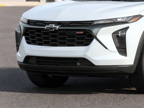 New 2026 Chevrolet Trax RS w/ Sunroof Package FWD image 4