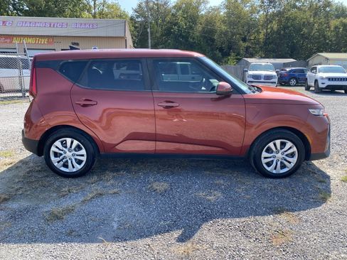 Used 2021 Kia Soul LX image 4