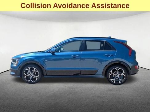 Used 2023 Kia Niro EX Touring FWD image 9