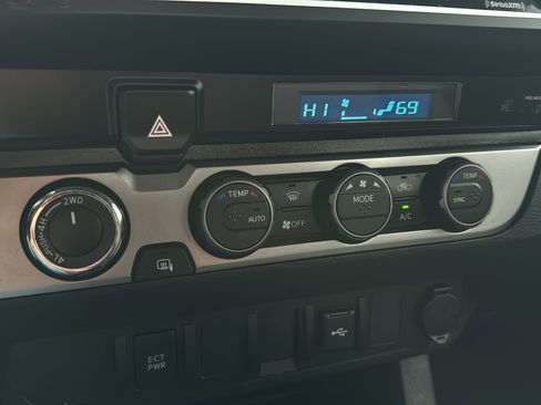 Used 2023 Toyota Tacoma SR AWD/4WD image 20