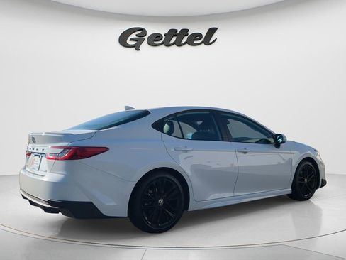Used 2025 Toyota Camry SE w/ Multimedia Upgrade Package FWD image 5